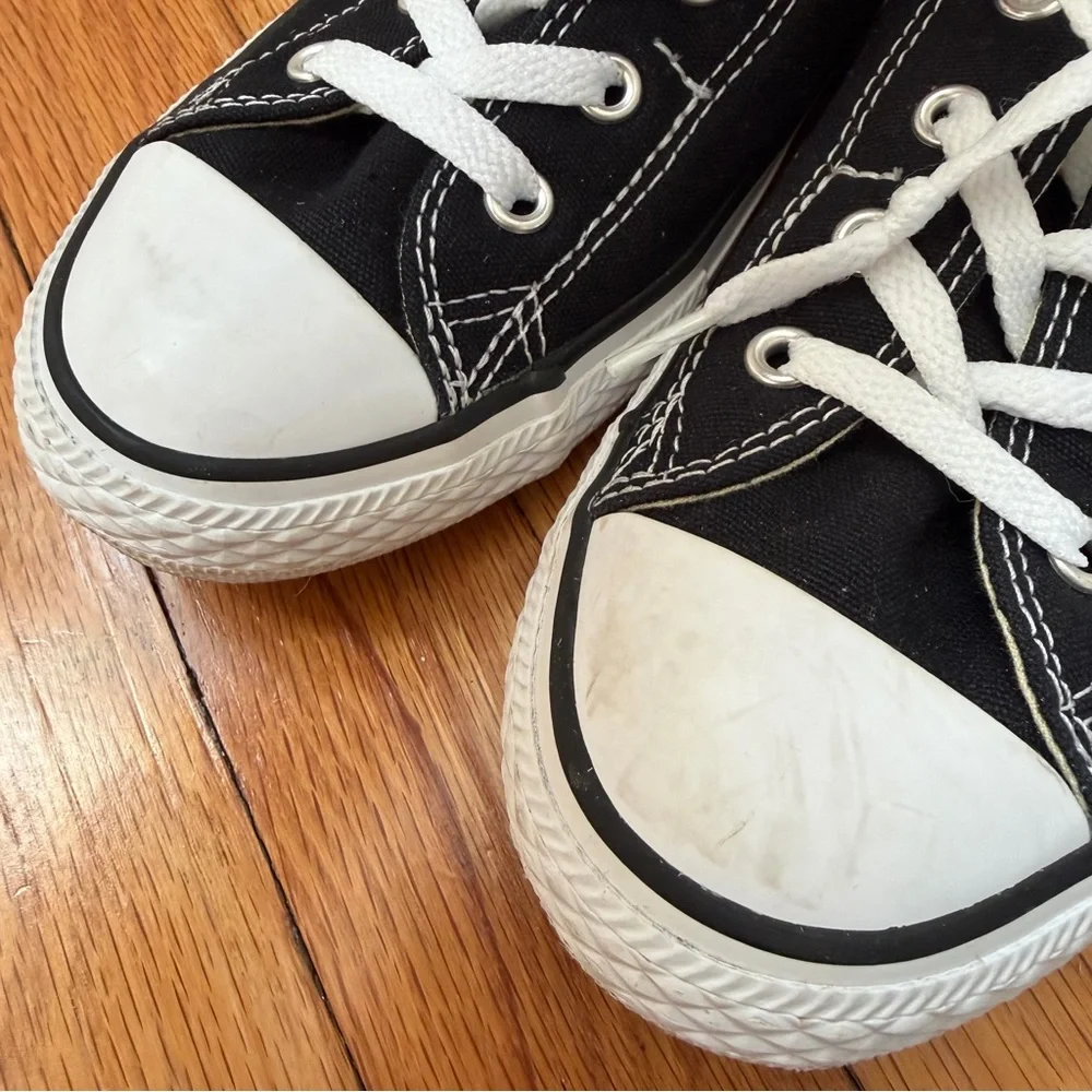 Converse Kids Black Low-Top Slip On Canvas Sneakers Kids Size 4
